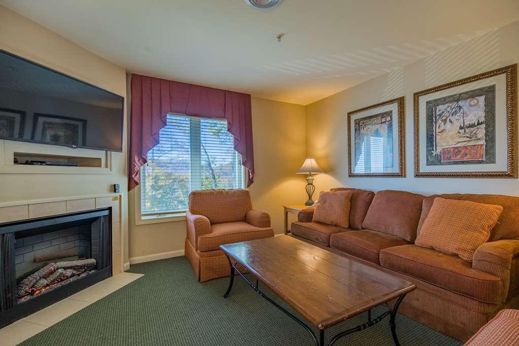 Vacation Village In The Berkshires Hancock Kamer foto Living room at the Grand Summit Hotel