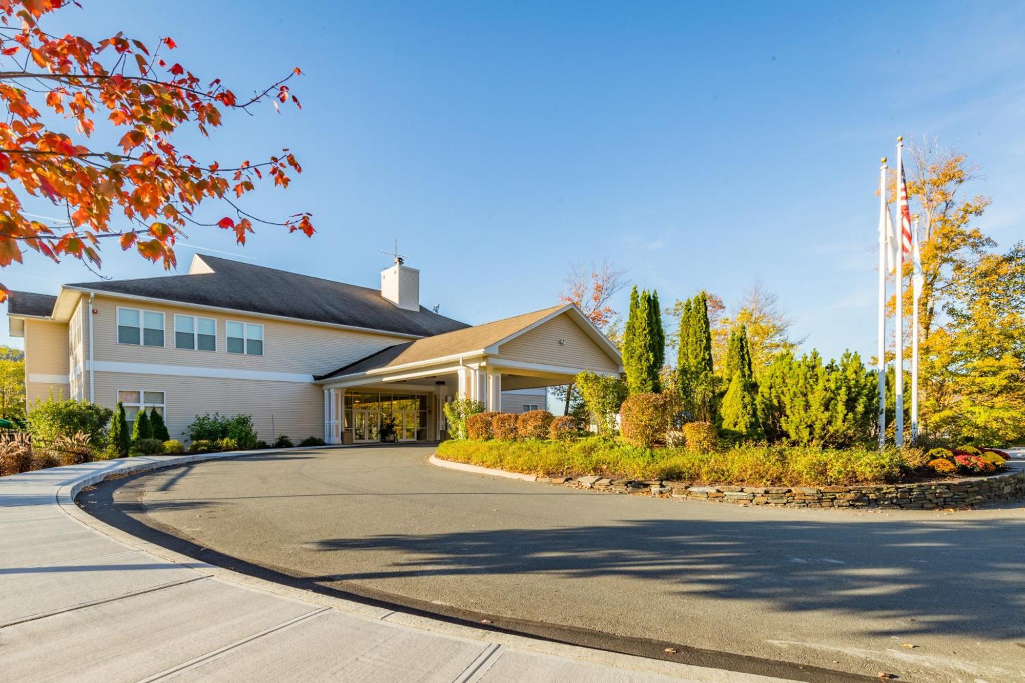 Vacation Village In The Berkshires Hancock Buitenkant foto The entrance to the Ramada Inn in 2014