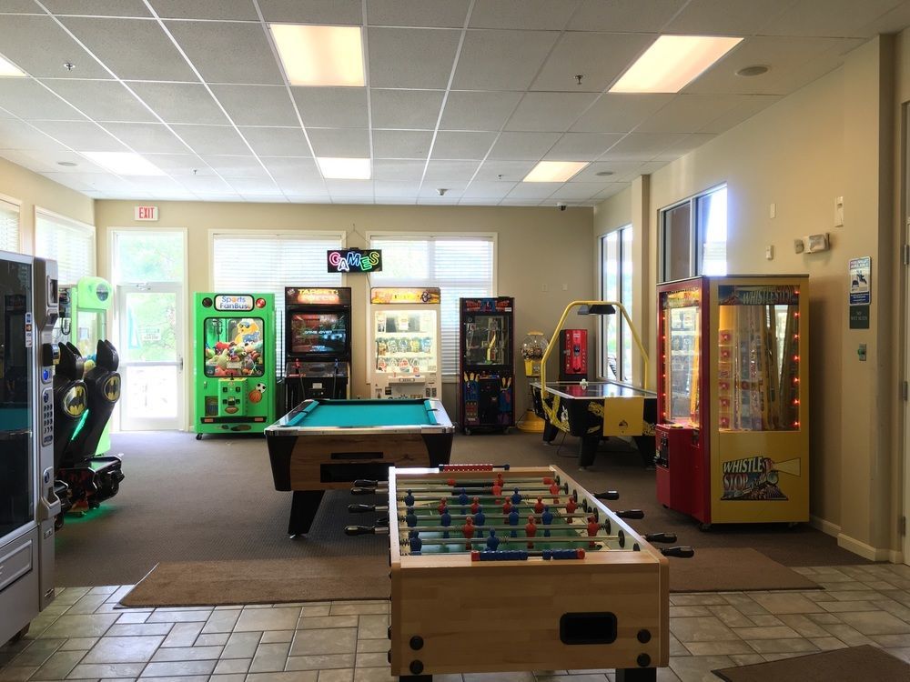 Vacation Village In The Berkshires Hancock Buitenkant foto The game room at the Student Union