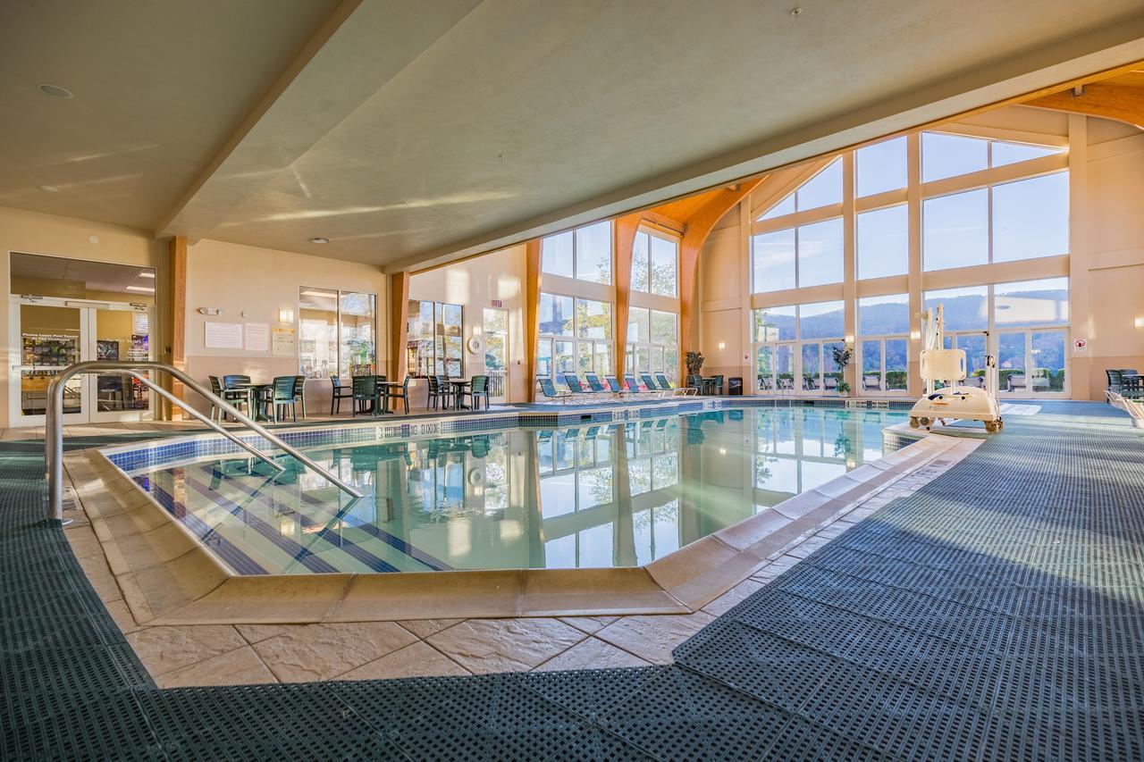Vacation Village In The Berkshires Hancock Buitenkant foto The pool at the Hotel